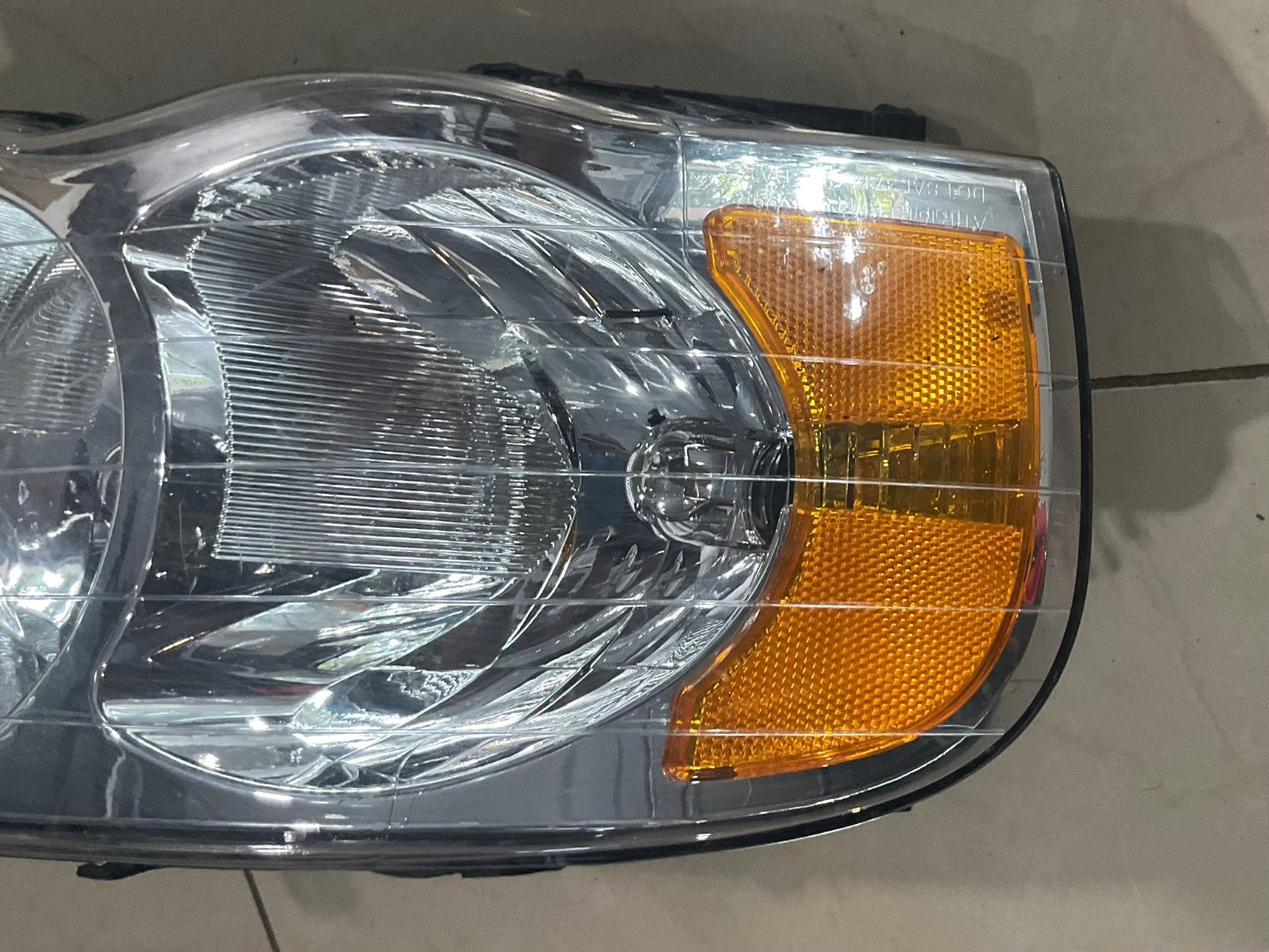 Headlight Right RH Passenger 2002-2005 Dodge Ram 1500 2500 3500 CAPA