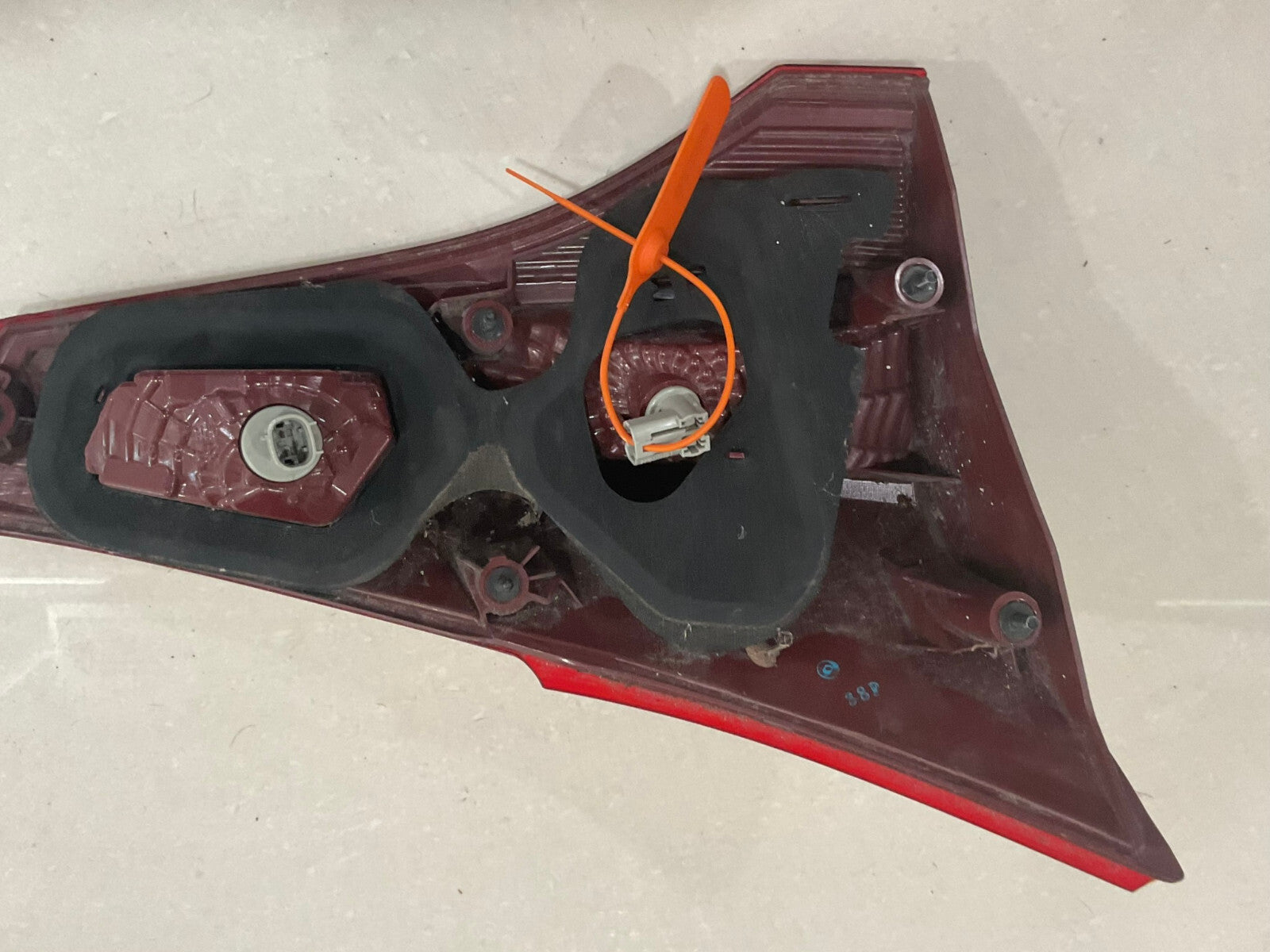 Tail light Damaged Right Passenger RH 2013 - 2015 Toyota RAV4 CAPA