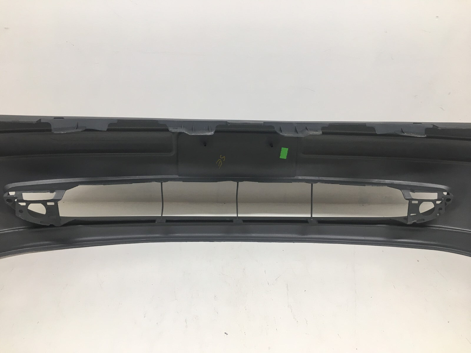 Front Bumper Cover Ford Focus w/ fog lamp holes Never painted 2000-2004 OEM