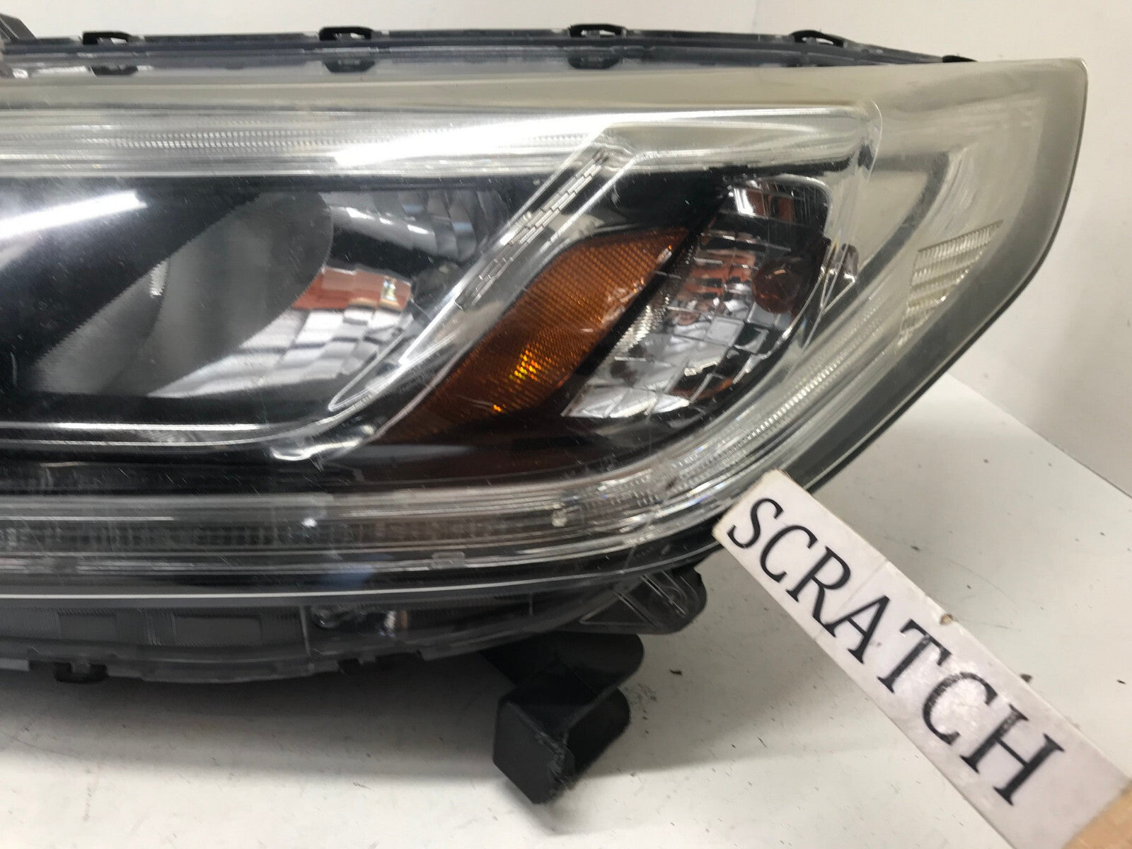 Headlight Damaged Left Driver LH Honda CR-V LX SUV 2015-2016 33150T1WA11 OEM