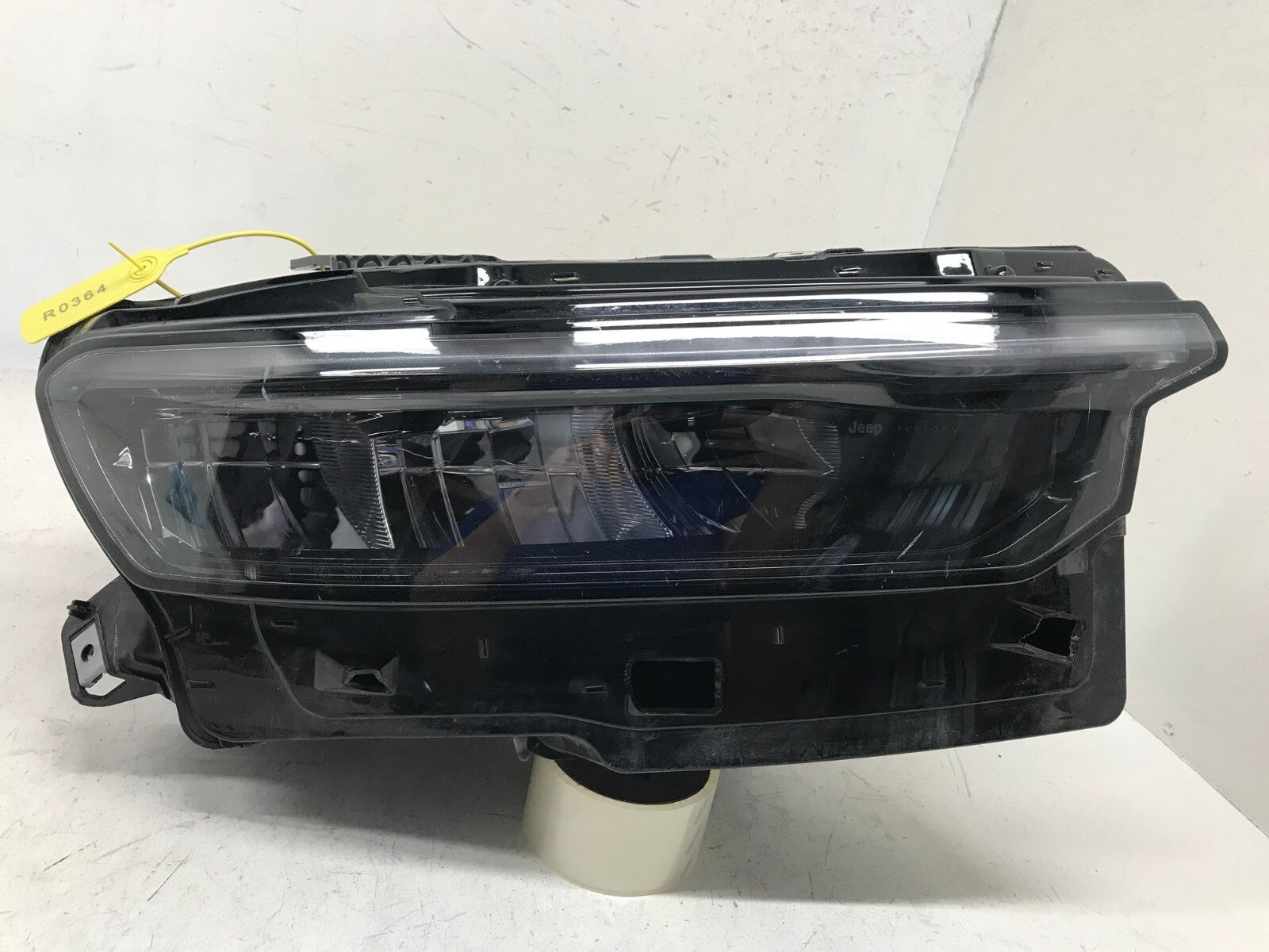 Headlight Damaged Passenger RH 2021-2023 Jeep Grand Cherokee 68376992AG OEM