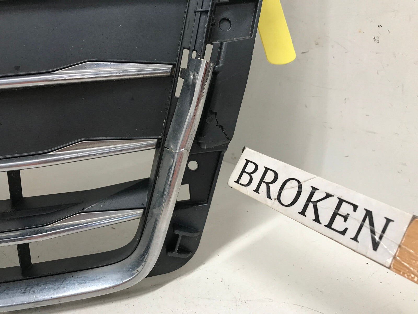 Grille Grill 2018 2019 Audi A4 Sedan 8W0-853-651 OEM