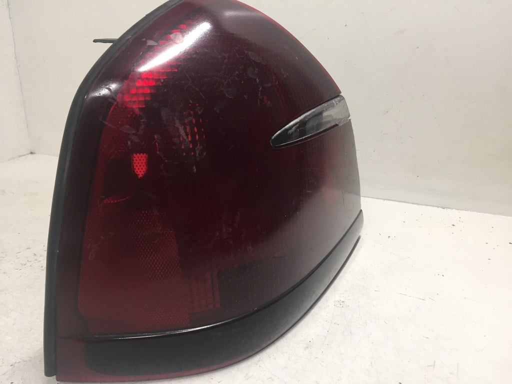 Tail light Damaged Lamp Driver LH Mercury Grand Marquis 98-02 XW3Z-13405-AA OEM