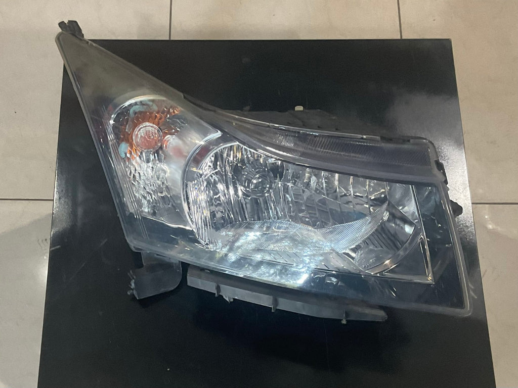 Headlight Right Passenger RH 2011 2012 2013 2014 2015 Chevy Cruze LS LT CAPA