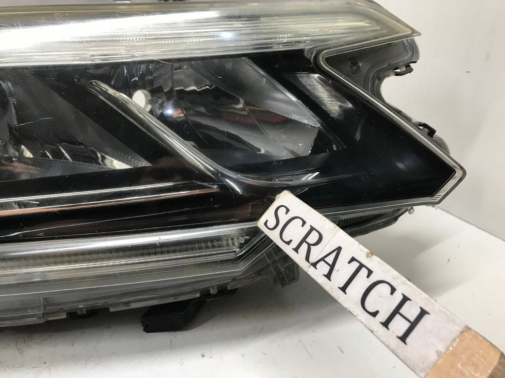 Headlight Damaged RH Passenger 2015 2016 Honda CRV CR-V 33100-T1W-A11 OEM