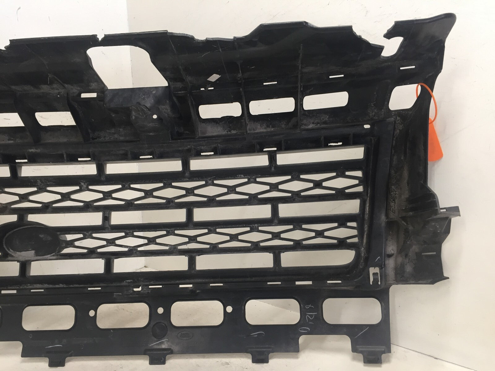 Grille Grill LandRover LR2 (Damaged) 2008-2010 6H52-17D957-T OEM