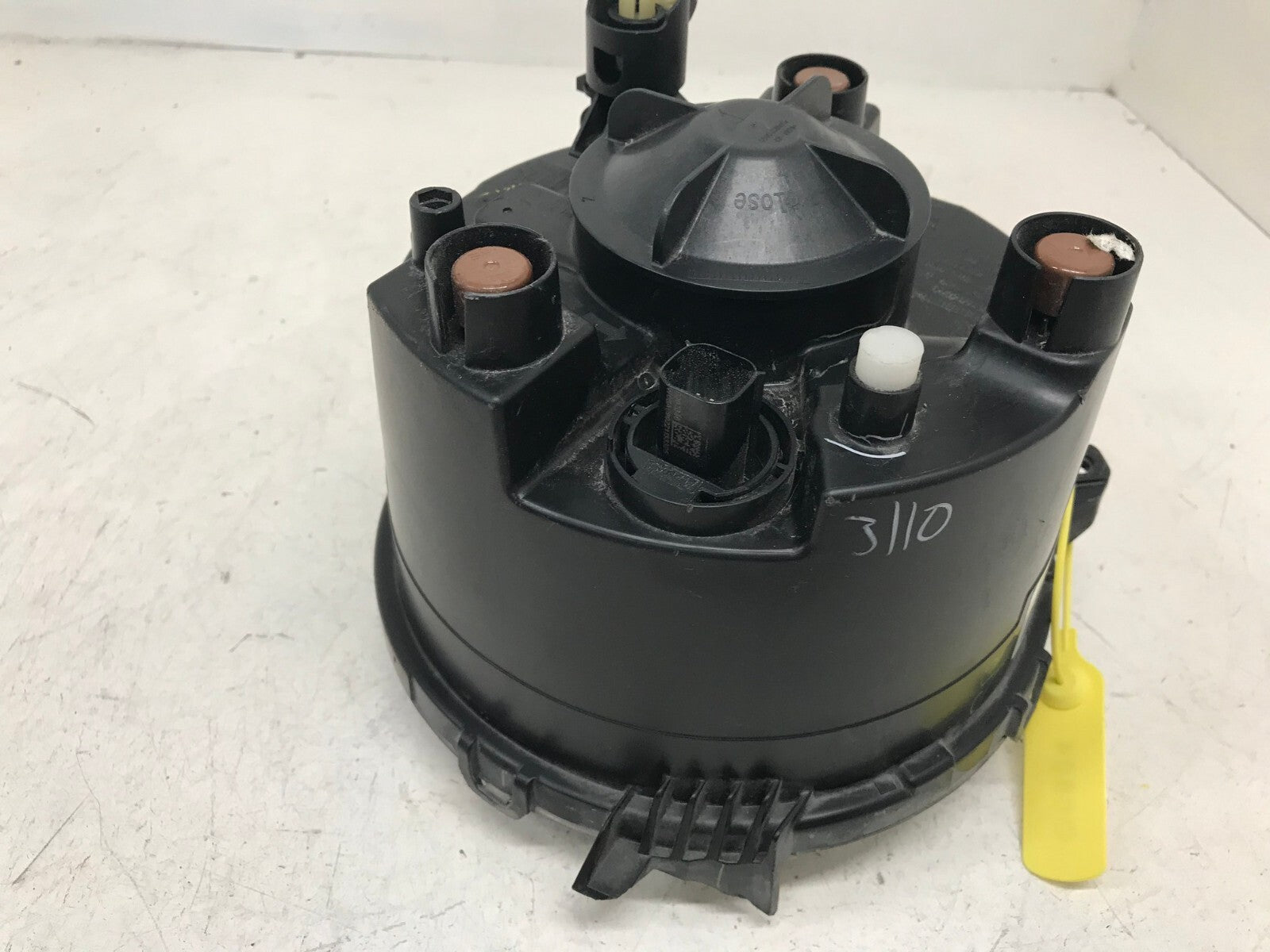 Headlight Damaged Halogen LH Driver Jeep Wrangler JL 2018-2021 55112873AG OEM