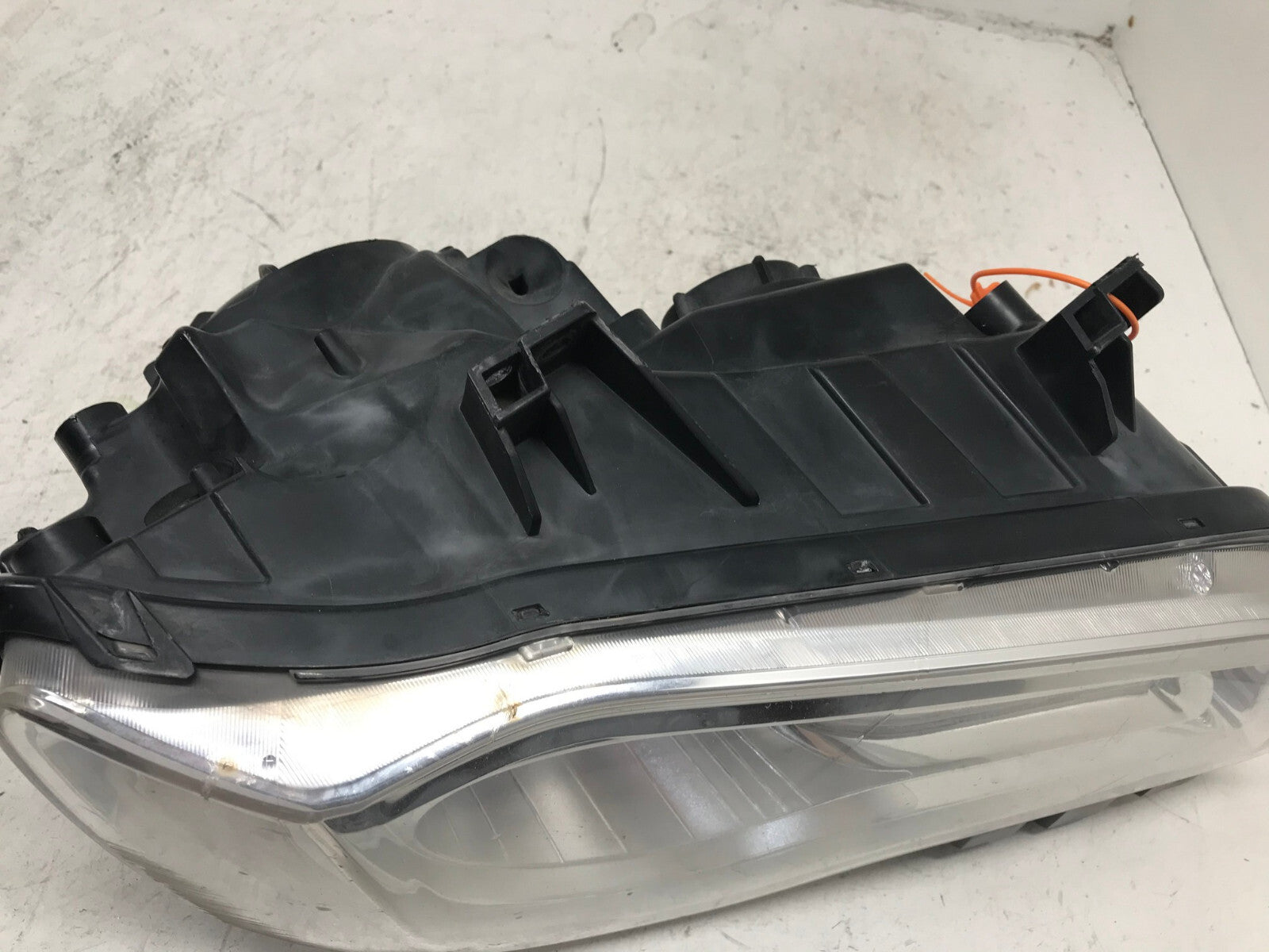 Headlight Damaged Passanger Side RH 18-22 Chrysler 300 L 68269810AC OEM