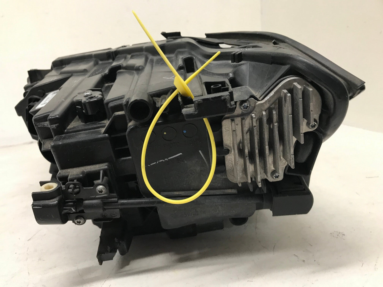 Headlight Damaged RH Volkswagen Jetta (For Parts Only) 2019-2021 17A941036F OEM