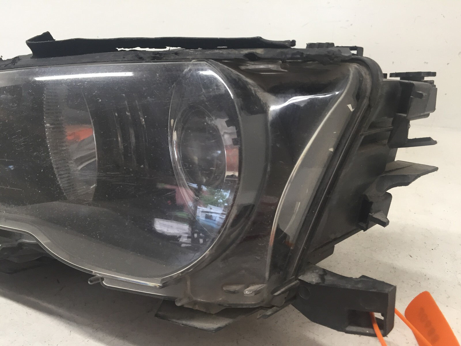 Xenon Headlight Damaged Driver LH BMW 325CI 323CI Coupe 00-03 1305621771 OEM