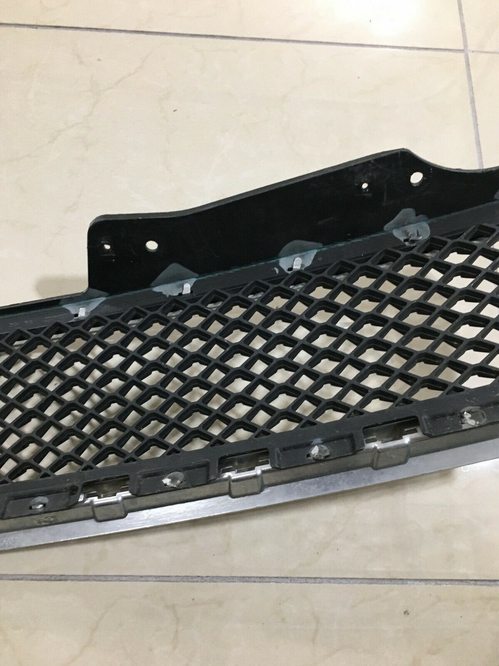 Upper Grille Chevy Traverse 2009-2012 15943196 Original