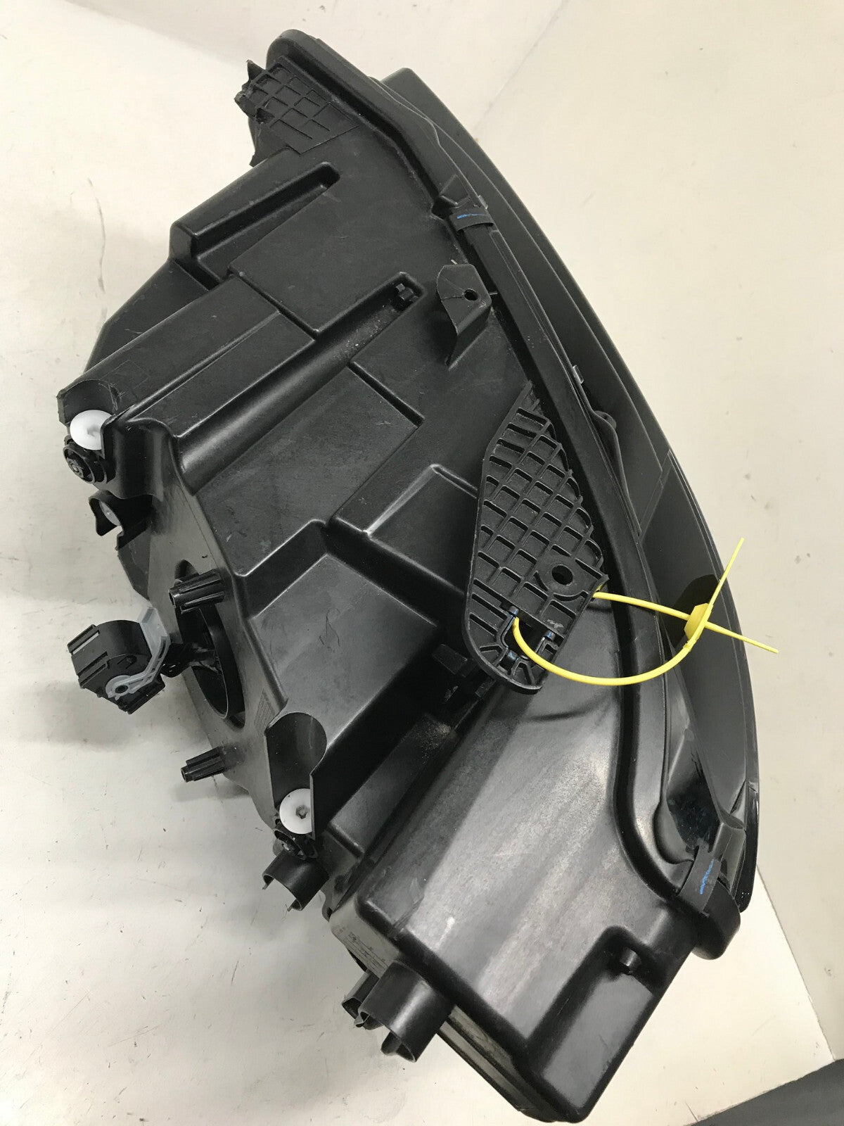 Headlight Damaged RH Passenger 2021 2022 Jeep Grand Cherokee 68584656AC OEM