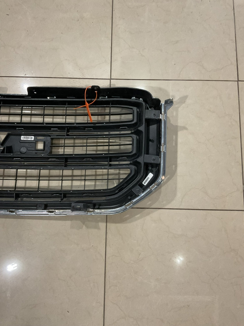 Grille Grill Silver 2015-2019 GMC Yukon 8411963 OEM