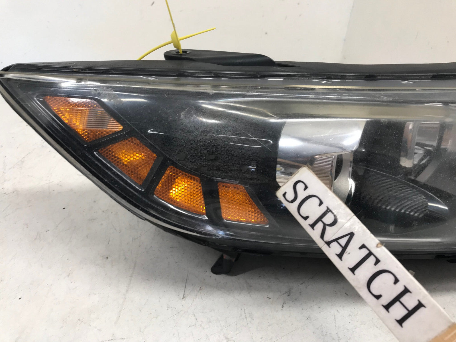 Headlight Damaged Passenger Right RH Kia Optima 2011 2012 2013 323-1135R-AS2 OEM