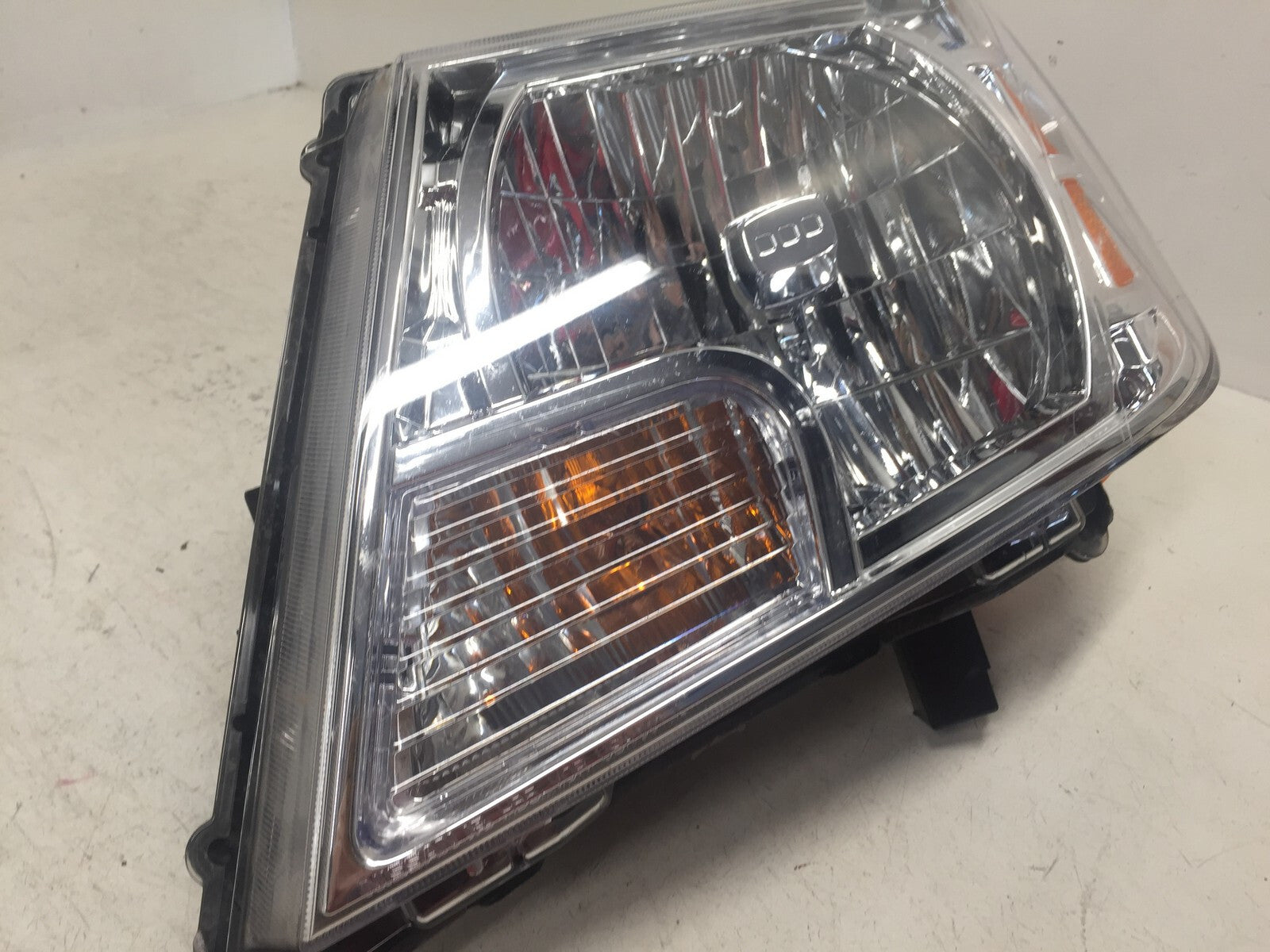 Halogen Headlight Damaged Left Driver LH Nissan Frontier 2009-2019 OEM
