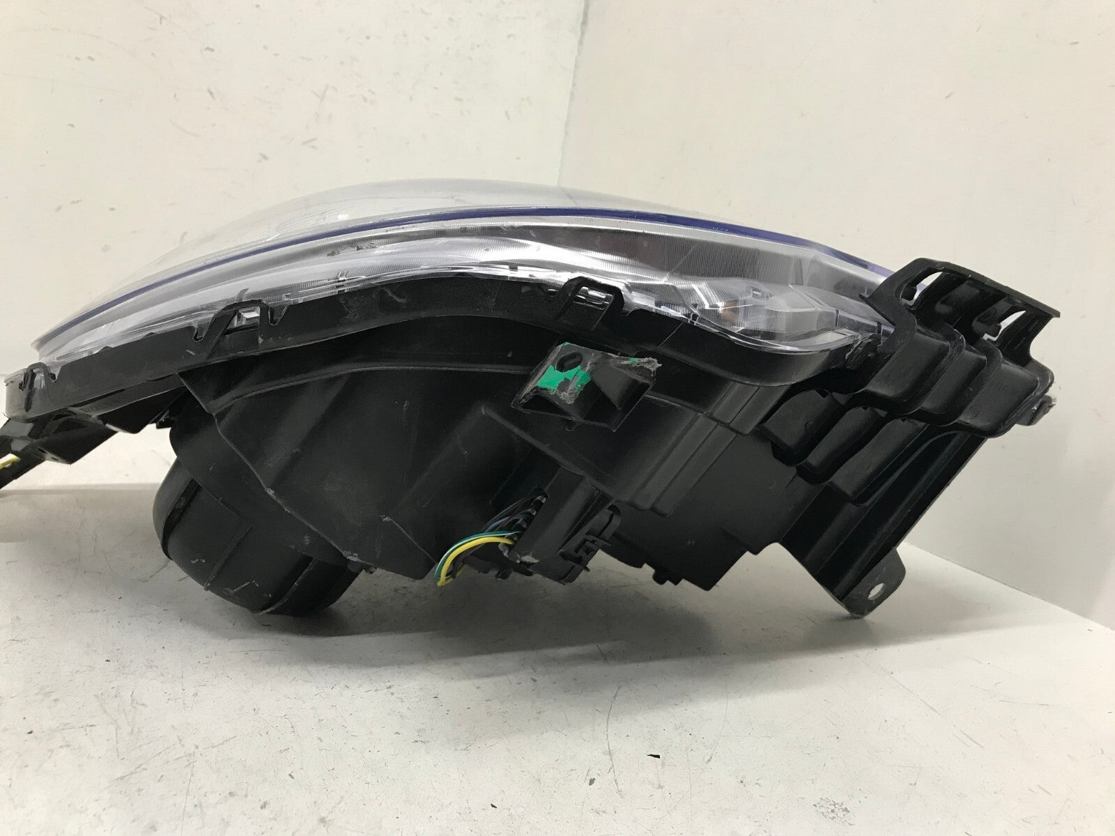Headlight Damaged Passenger RH Right 10-15 Chevy Equinox LS/LT 20997473 OEM