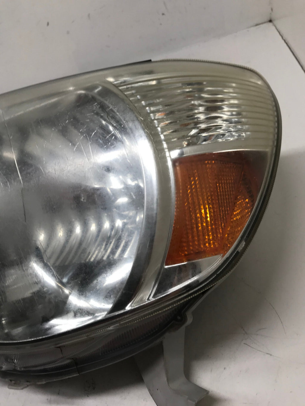 Headlight Damaged Left LH Driver 2005-2011 Toyota Tacoma 81150-04163 OEM