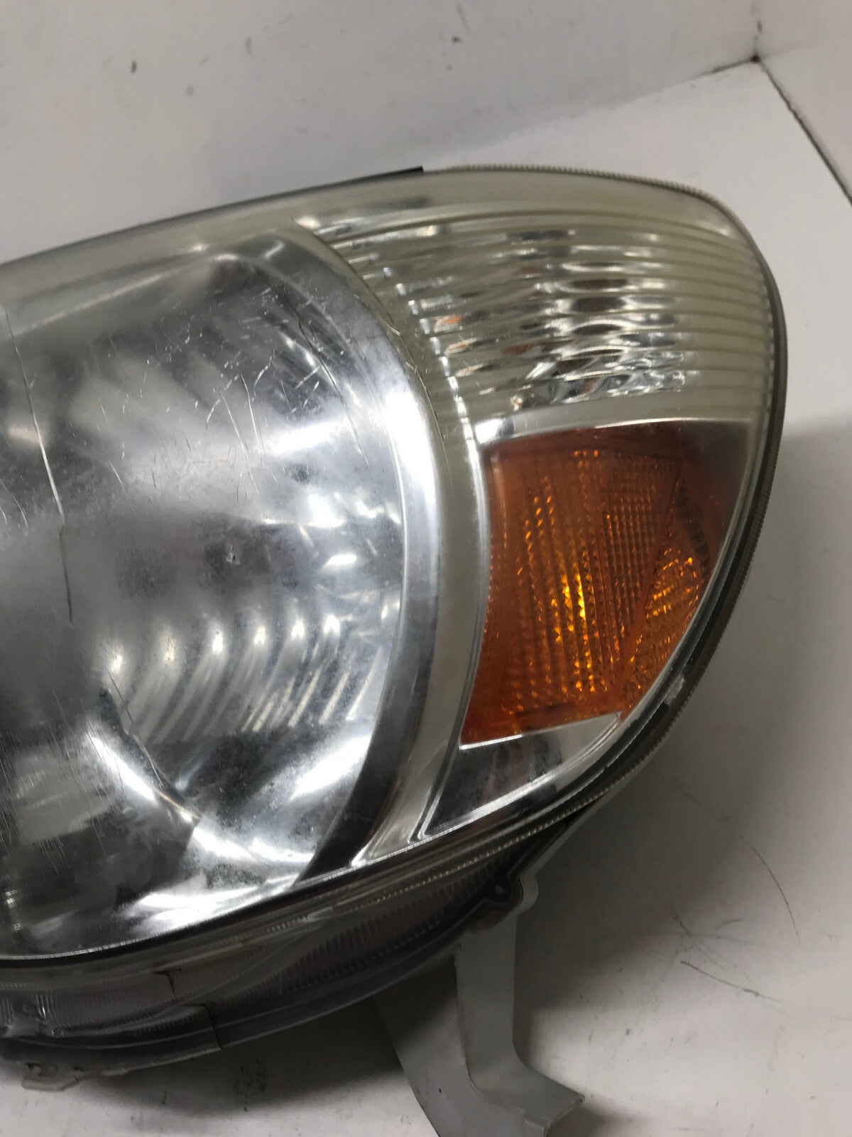 Headlight Damaged Left LH Driver 2005-2011 Toyota Tacoma 81150-04163 OEM