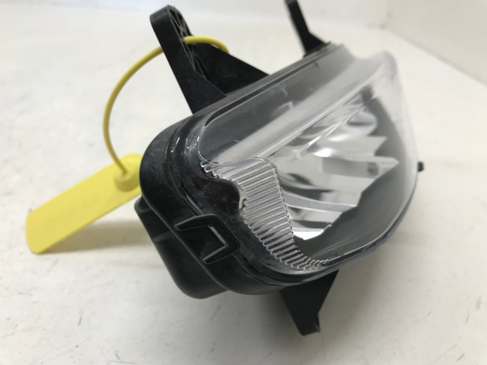 Fog light Damaged RH Right Dodge Ram 1500 2500 3500 19 20 21 2022 68477196AA OEM