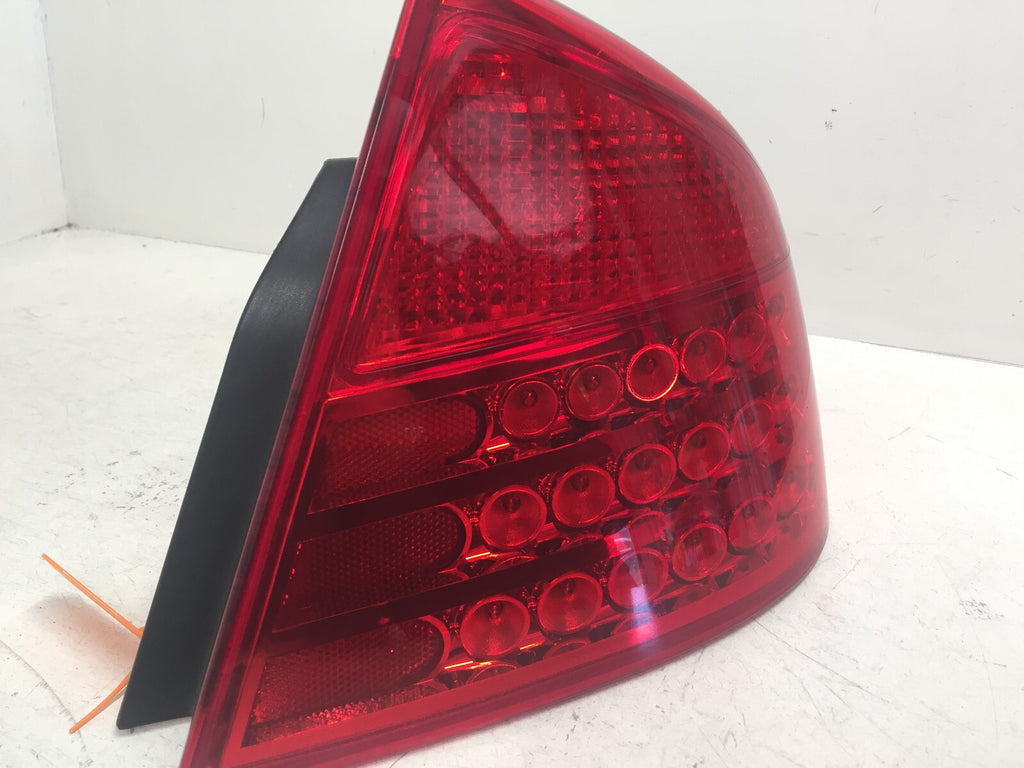 Taillight Damaged RH Right Passenger Infiniti G35 2003 2004 220-63622 OEM