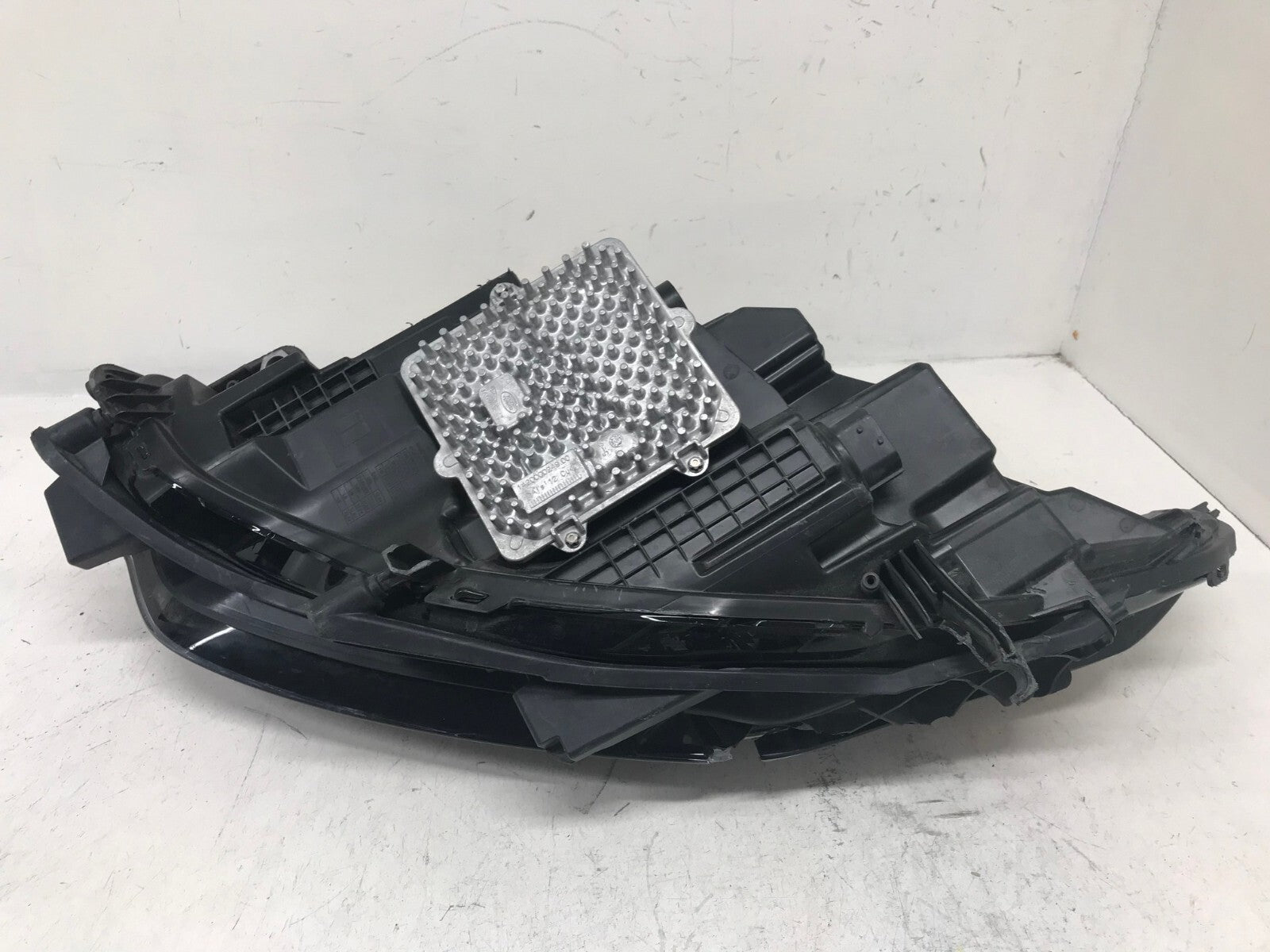Headlight Right passenger RH 20-2023 Range Rover Discovery Sport PARTS ONLY OEM