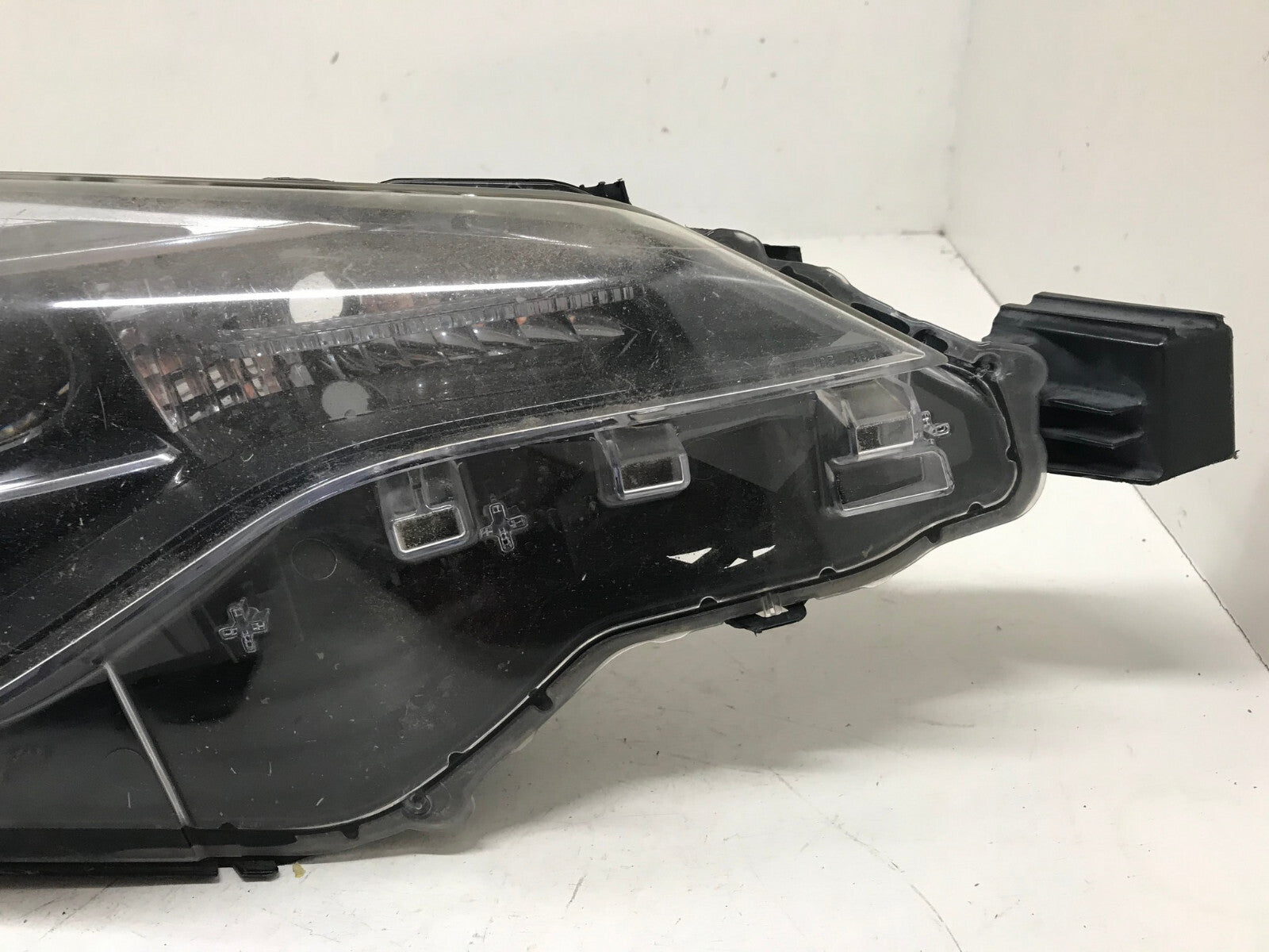 Headlight LED RH Passenger Toyota Corolla SE XLE XSE 2017-2019 81110-02M90 OEM