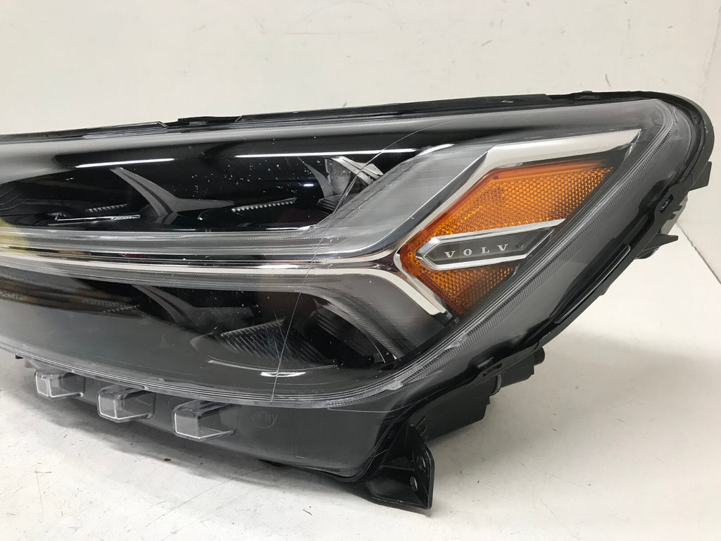 Headlight Damaged Left LH Driver 2019-2021 Volvo XC40 31655996 OEM