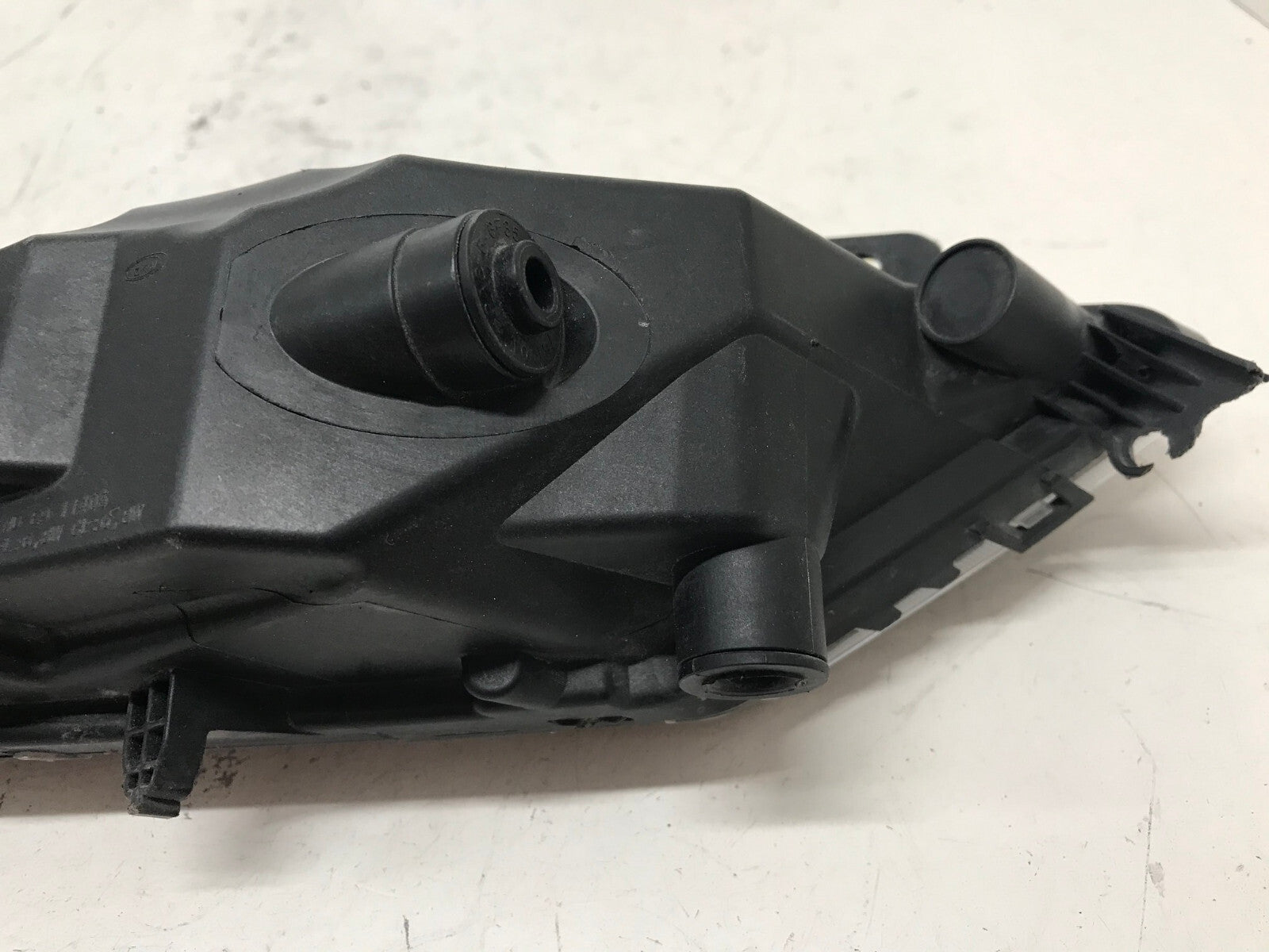 Fog light Damaged LED Left LH Driver Volvo XC90 2016 2017 2018 2019 31395865 OEM