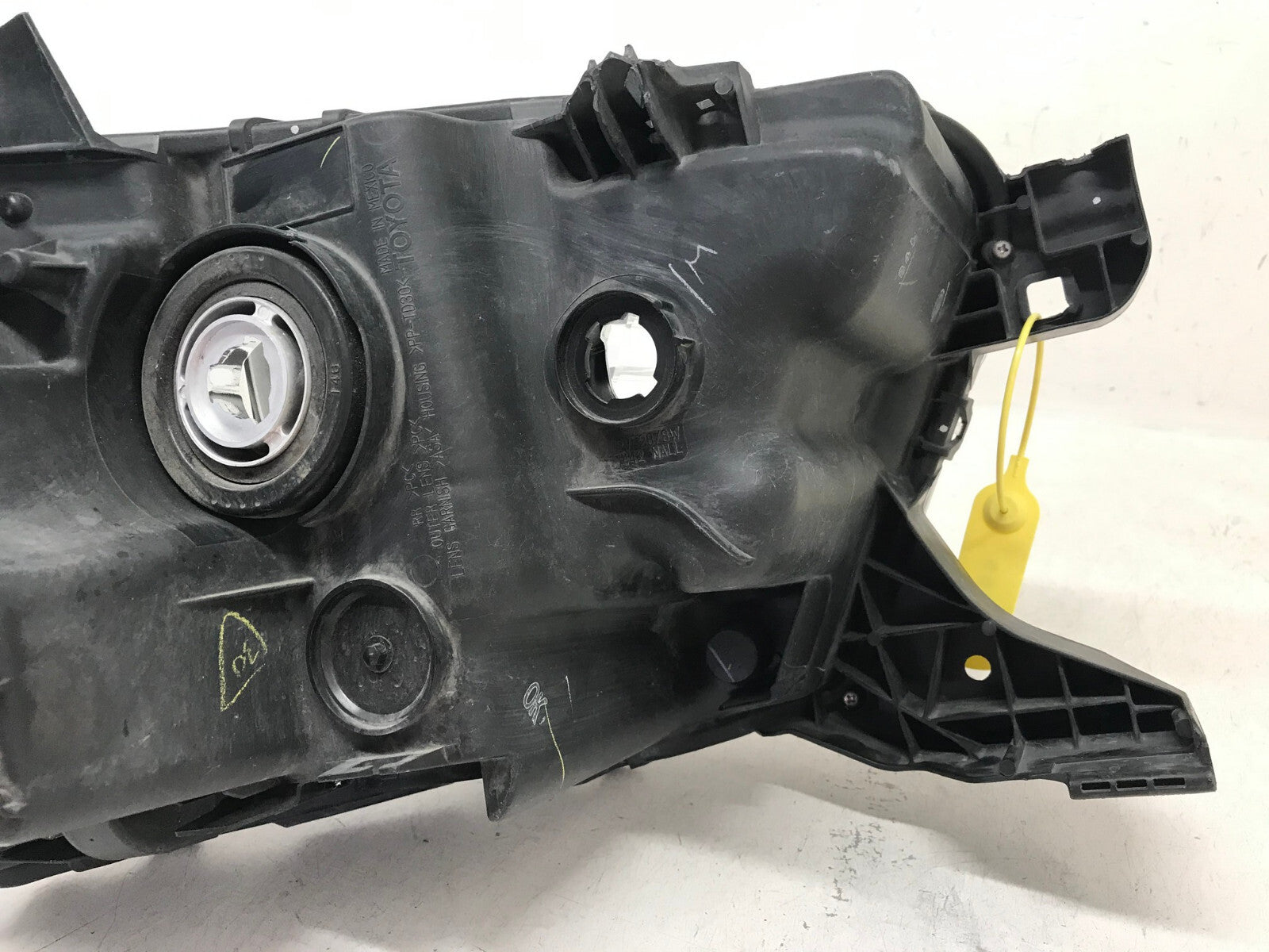 Projector Headlight Damaged Driver LH Toyota Tacoma 2016-2018 8115004250 OEM2