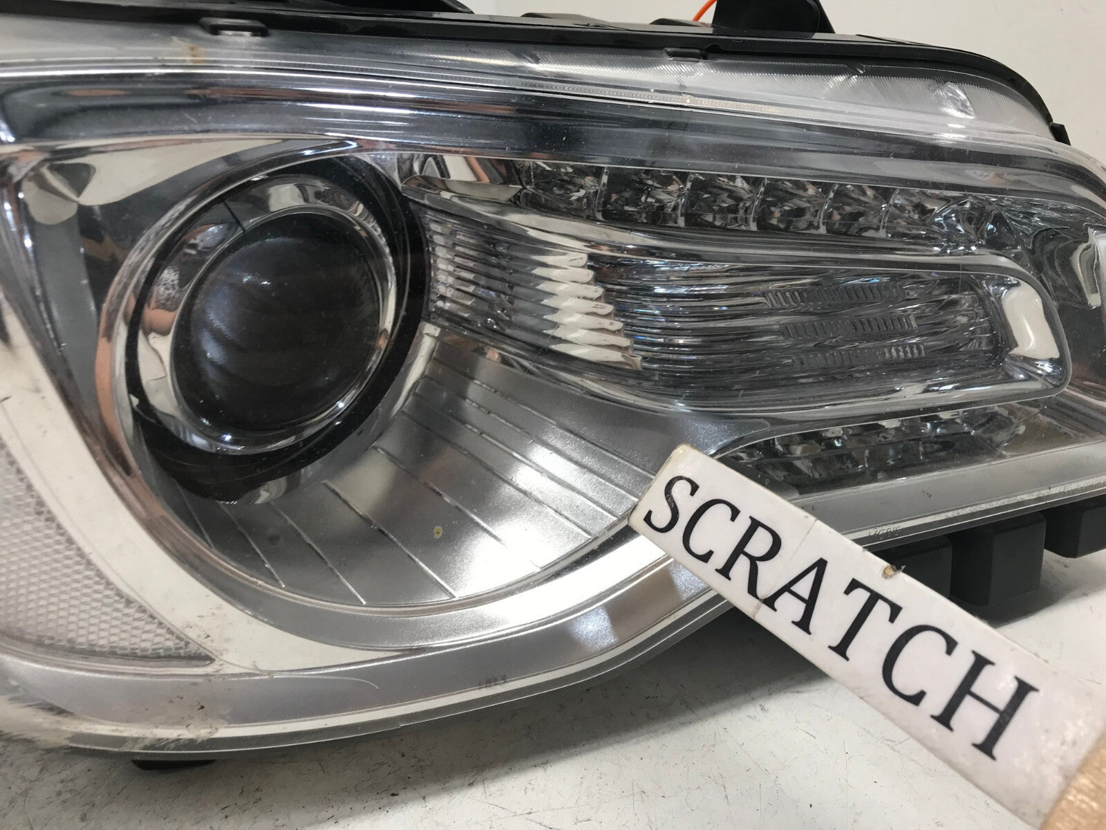 Headlight Damaged Passanger Side RH 18-22 Chrysler 300 L 68269810AC OEM