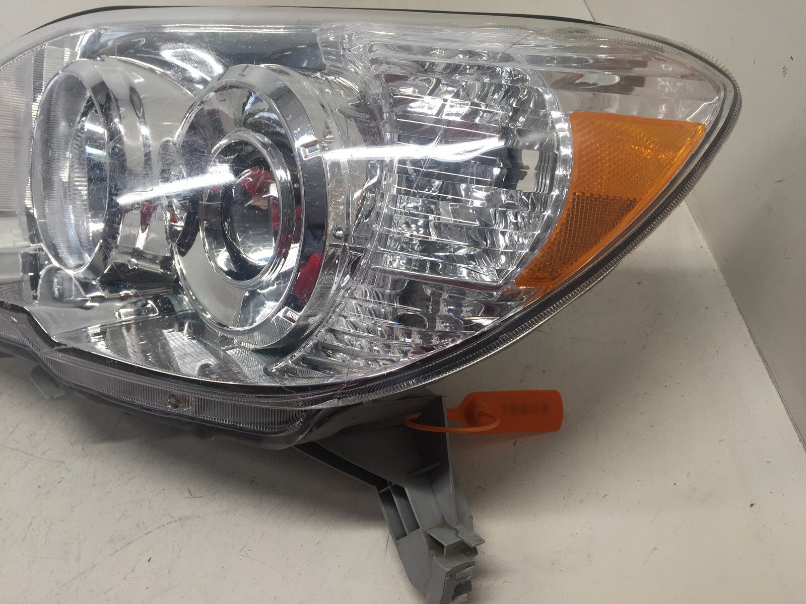 Headlight Damaged Driver Left LH Toyota 4Runner Limited/SR5 06-09 CAPA