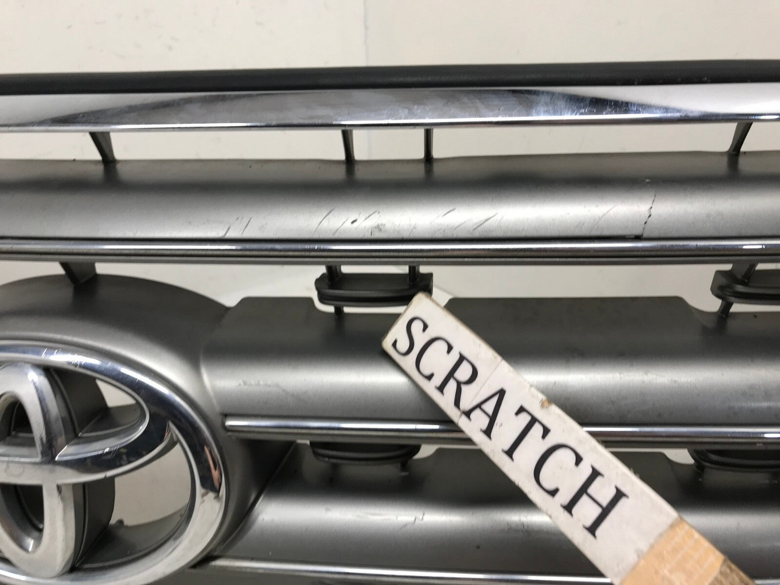 Grill Grille Toyota Landcruiser 2007 53101-60480 OEM