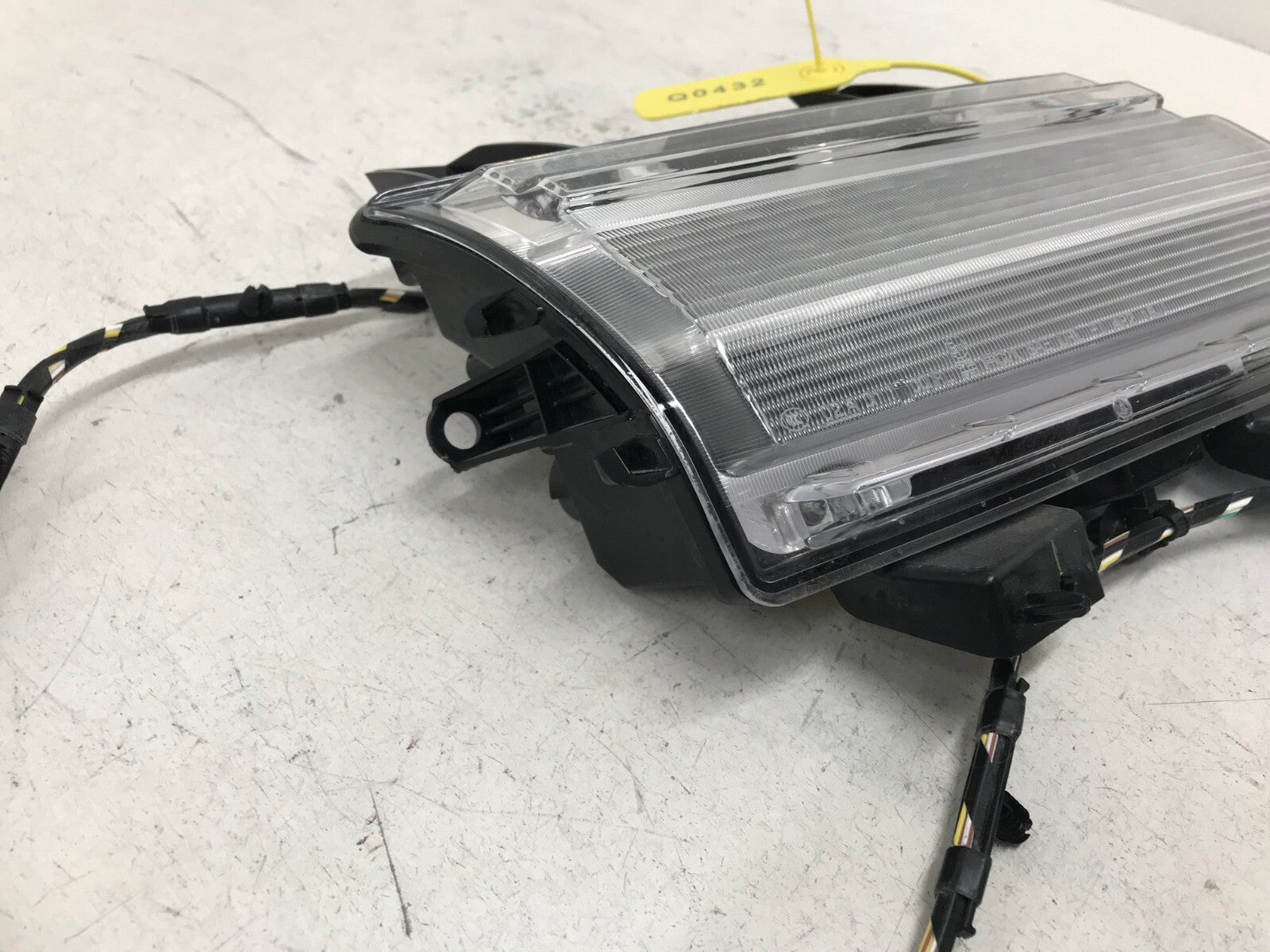 Fog light Damaged Signal light RH 19-22 Chevrolet Malibu LED DRL 84575552 OEM