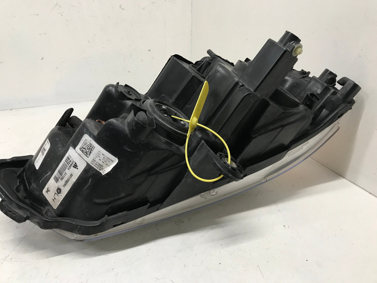 Halogen Headlight Damaged Driver LH Chrysler Town & C 2008-2016 05113337AG OEM