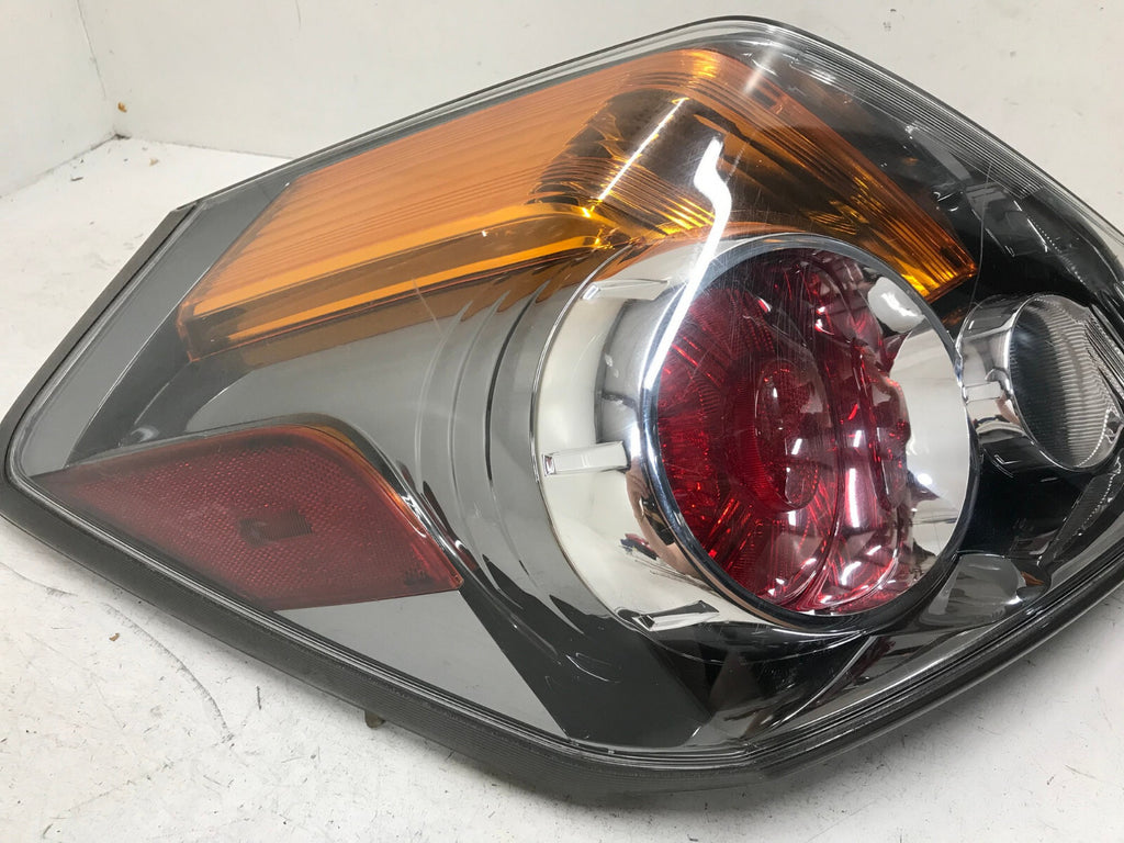 Tail light Damaged Left LH Driver Nissan Altima 2007-2009 26555ZN50A OEM