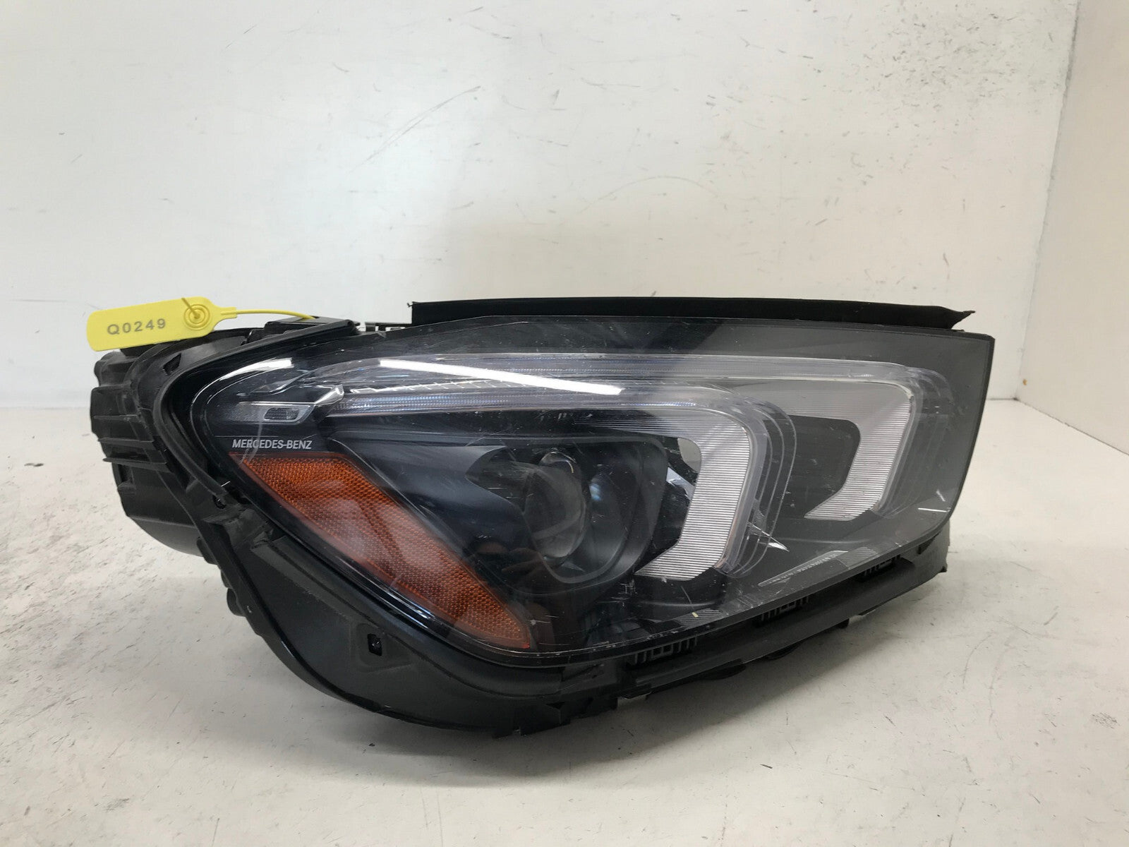 Headlight Damaged RH Passenger 20-22 Mercedes X167 GLE450 GLE580 A1679066206 OEM