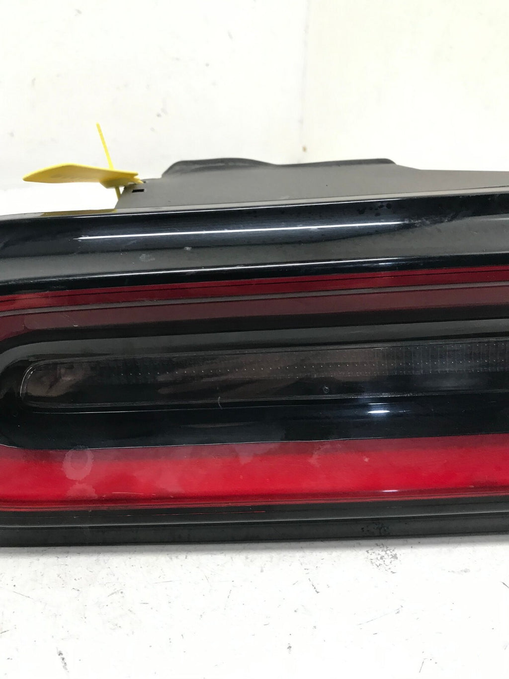 Tail light Damaged Driver LH Left 15-23 Dodge Challenger 68403955-AC OEM