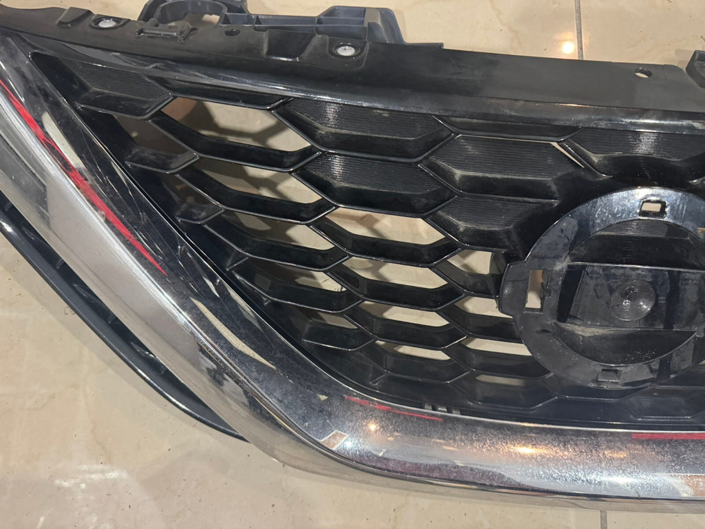 Grill Grille Black/Silver 2016 2017 2018 Nissan Sentra 62310+3yuoa OEM