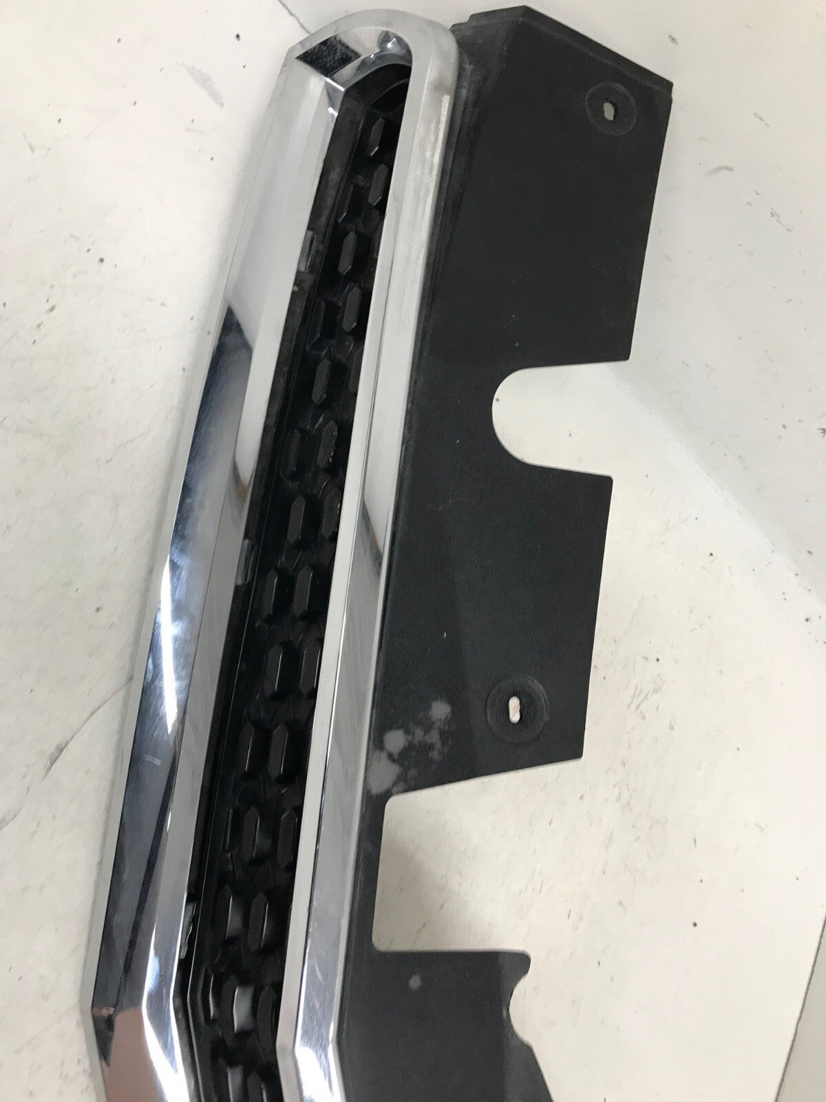 Grill Grille Chevrolet Equinox 2010-2015 20882351 OEM