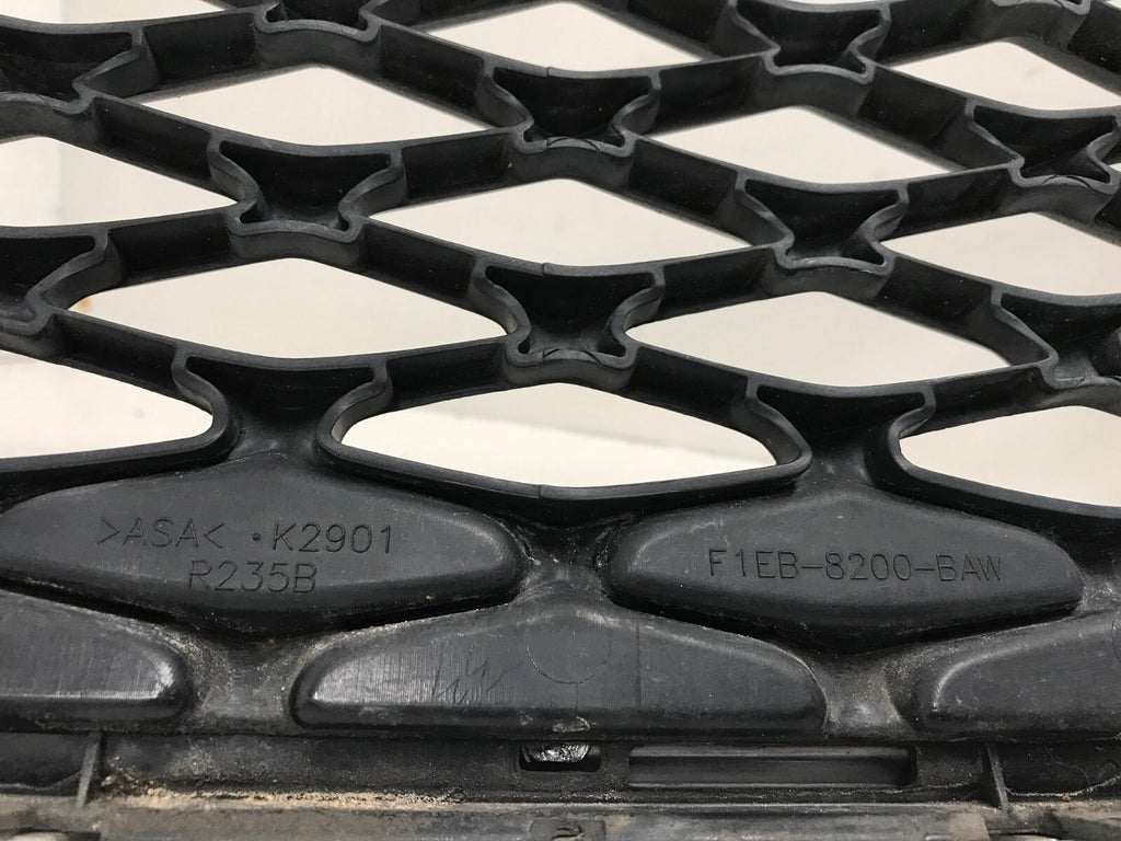 Grille Grill 2015 2016 2017 2018 Ford Focus F1EB-8200-BAW OEM