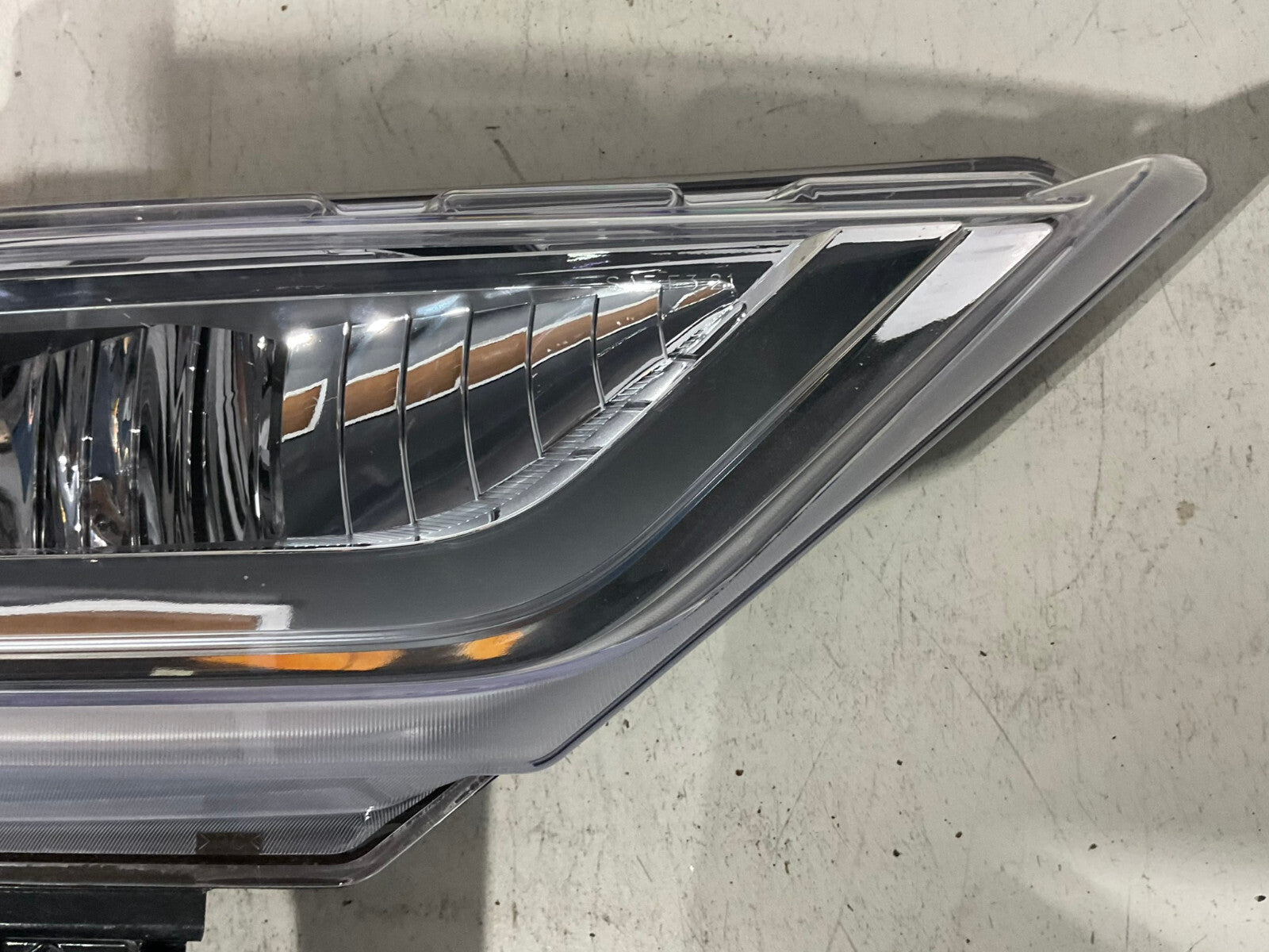 Fog light Damaged Passenger RH 21-23 Ford F-150 Tab broke 08-330-2061R-B OEM