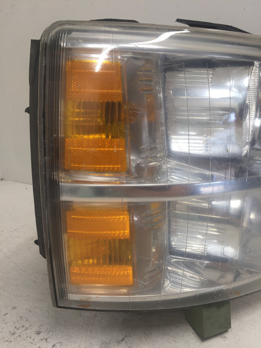 Headlight Damaged Rights RH Chevy Silverado 1500 2500 3500 07-13 22853028 OEM2