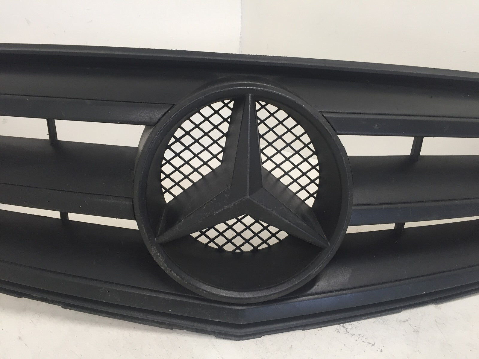 Grille Grill Mercedes C Class C250 C300 2008-2012 A2048800023 OEM