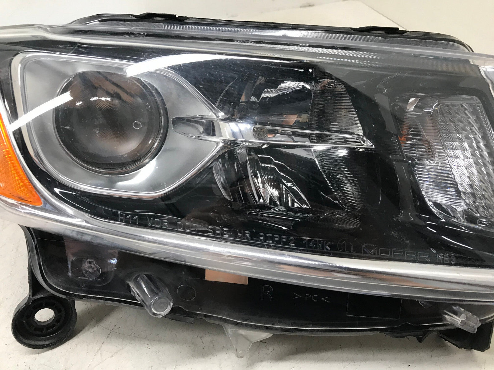 Headlight Damaged Head Lamp Right RH Jeep Grand Cherokee 14-16 68110996AE OEM5