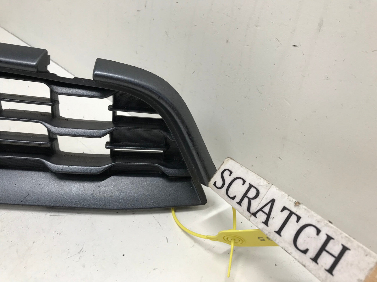 Grill Grille 2013-2015 Mitsubishi Outlander 6402A318 OEM