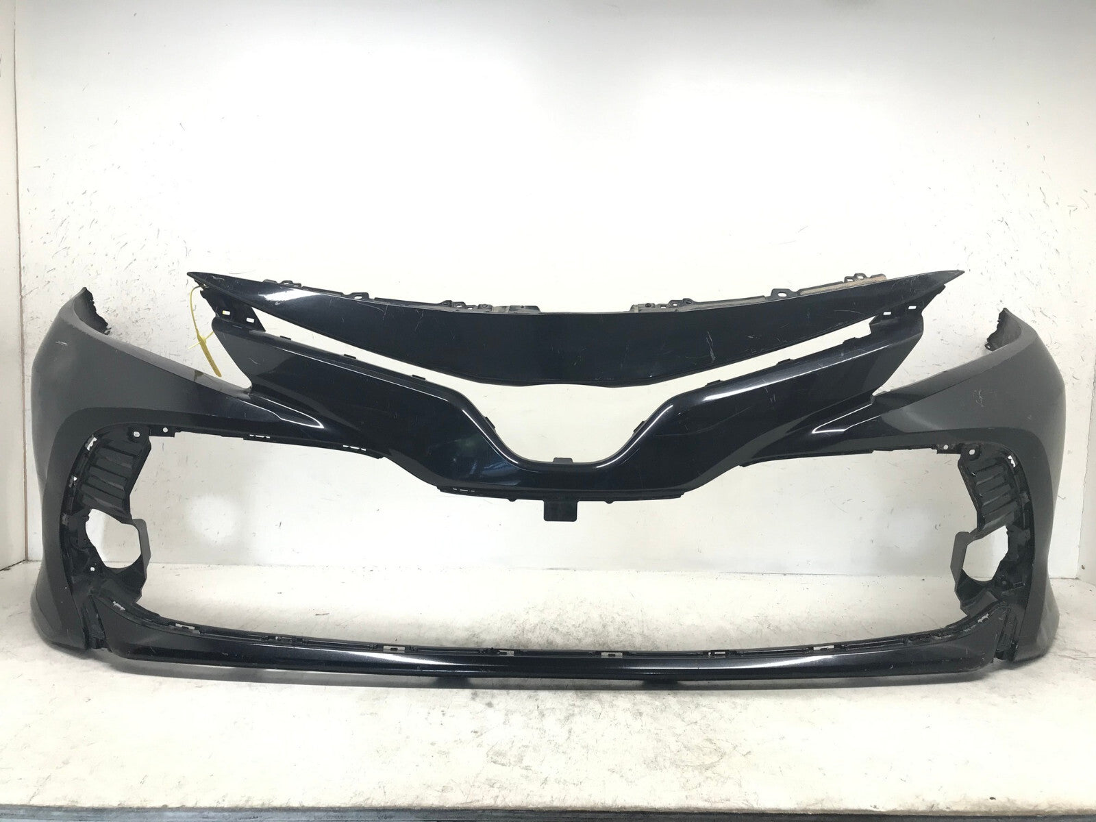 Front Bumper Cover 218 2018-2020 Toyota Camry L/LE/XLE/Hybrid 52119-06D90 OEM