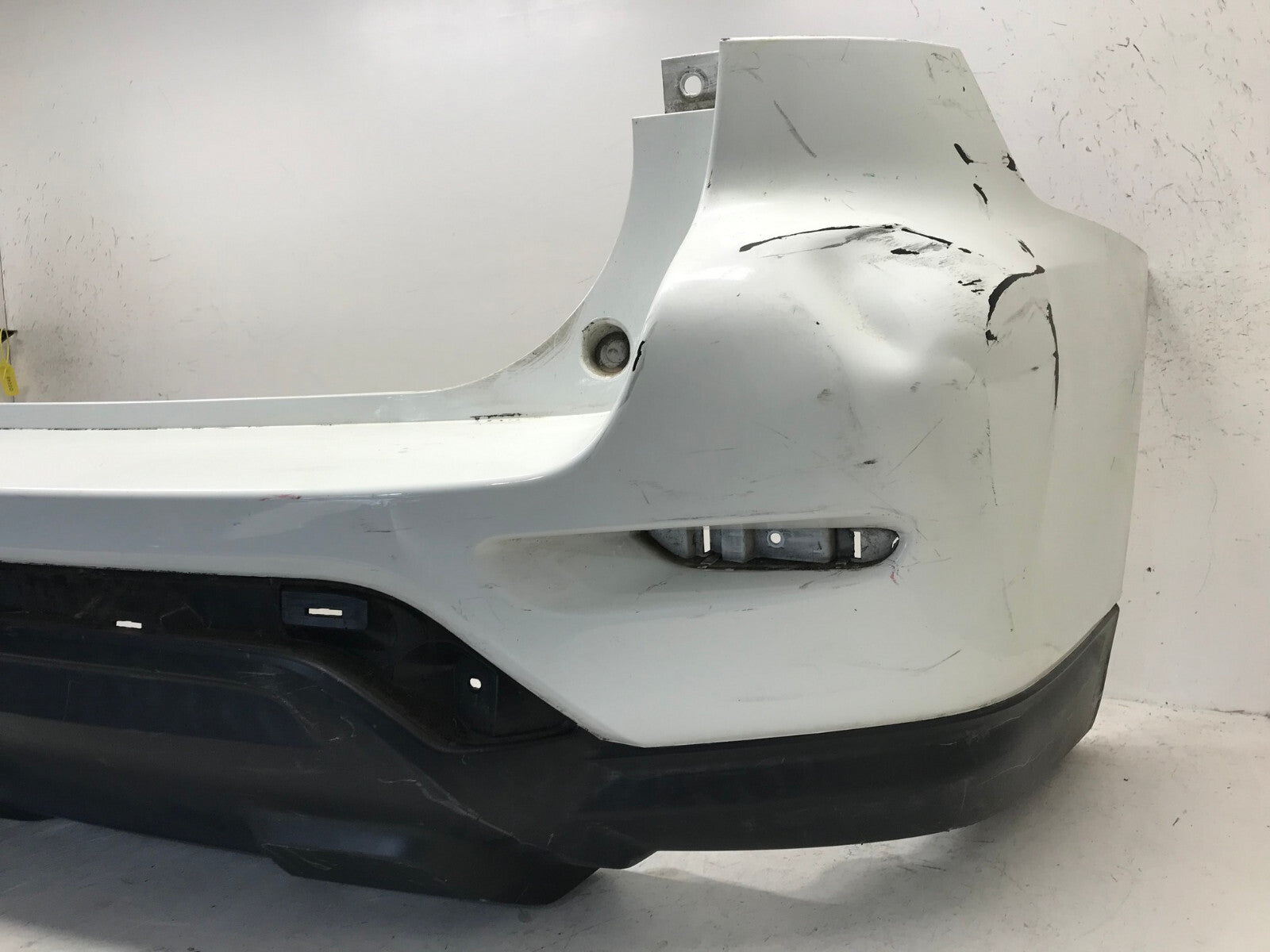 Rear Bumper Cover Nissan Pathfinder SV Platinum White 2017-2019 85022-9PF0H OEM2