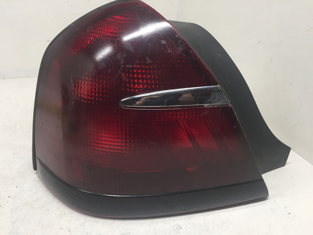 Tail light Damaged Lamp Driver LH Mercury Grand Marquis 98-02 XW3Z-13405-AA OEM