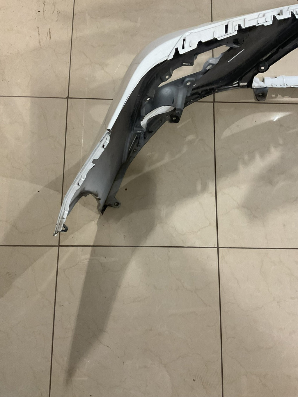 Front Bumper Cover White 2018-2020 Toyota Camry SE XSE 52119+06e20 OEM