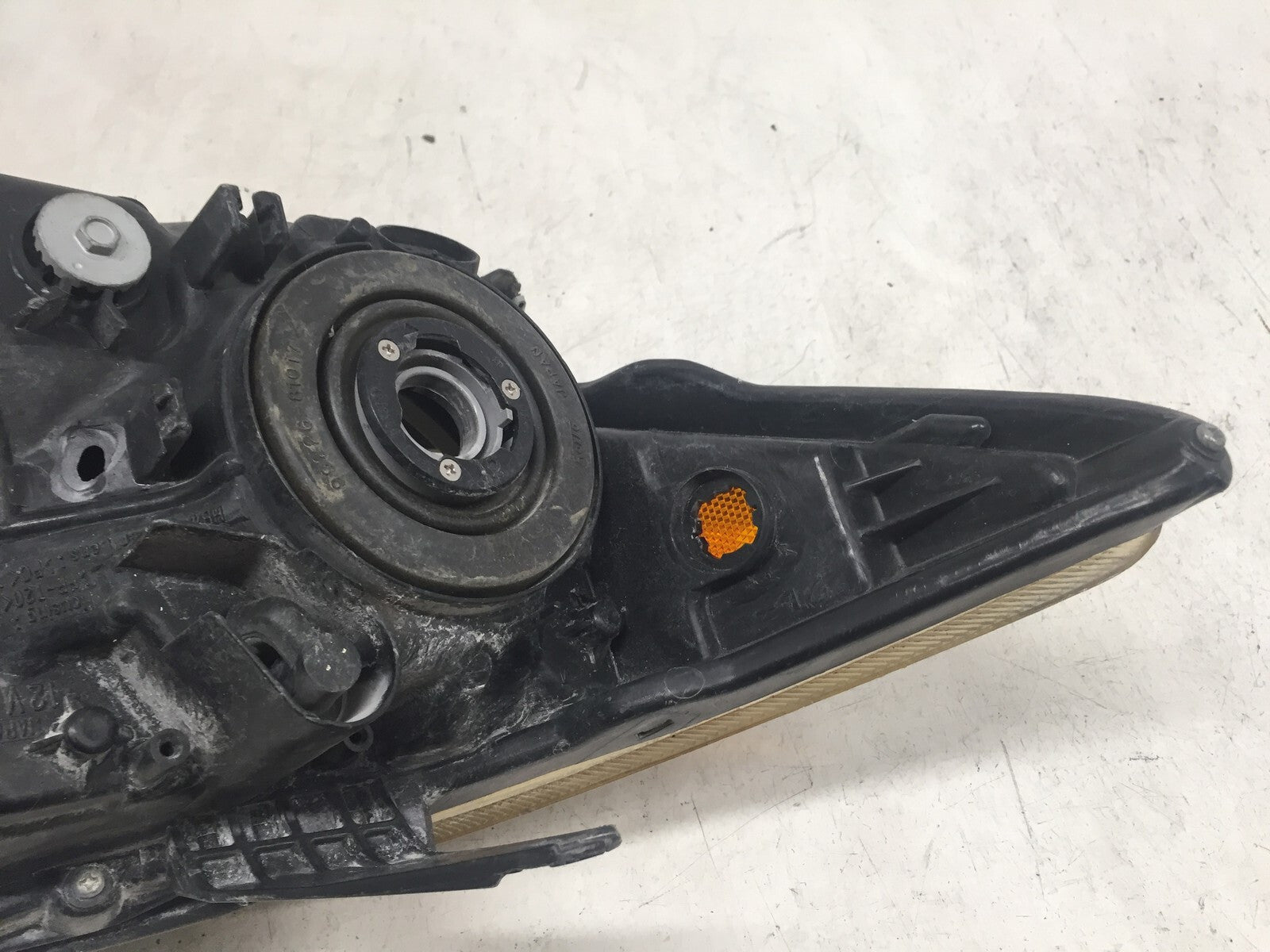 Headlight Damaged Halogen Headlamp Driver LH Scion tC 2005-2007 81170-21130 OEM